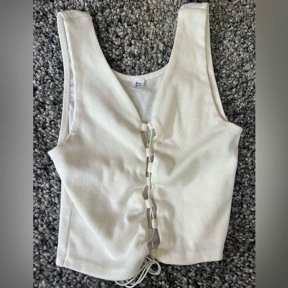 hey babe white tank size S, lace up runs